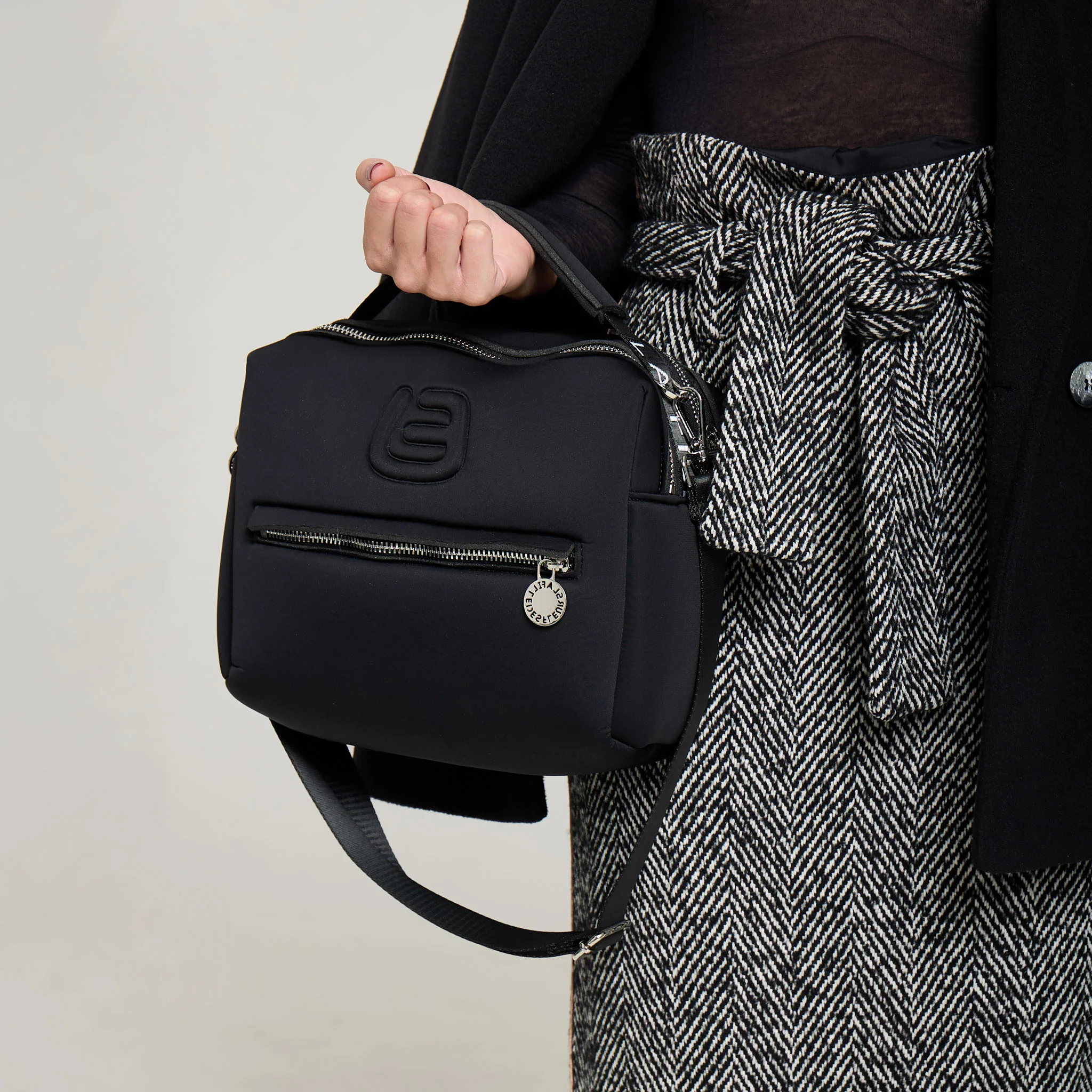 La Fille Des Fleur-Gaynor Tekno Fabric Black - immagine 4